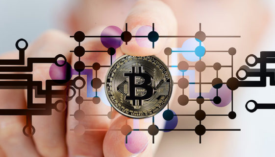 Die Entwicklung des Bitcoin und anderer Kryptowährungen steht immernoch am Anfang. Die Akzeptanz der Währung bei Banken steigt aber zunehmend (Foto: Pixabay/geralt).