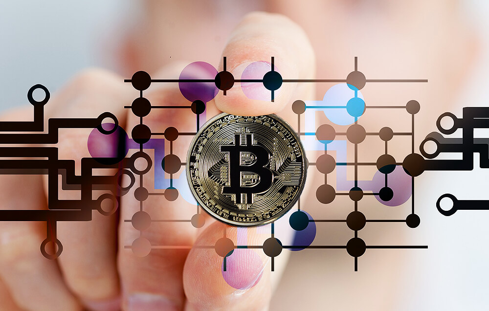 Die Entwicklung des Bitcoin und anderer Kryptowährungen steht immernoch am Anfang. Die Akzeptanz der Währung bei Banken steigt aber zunehmend (Foto: Pixabay/geralt).